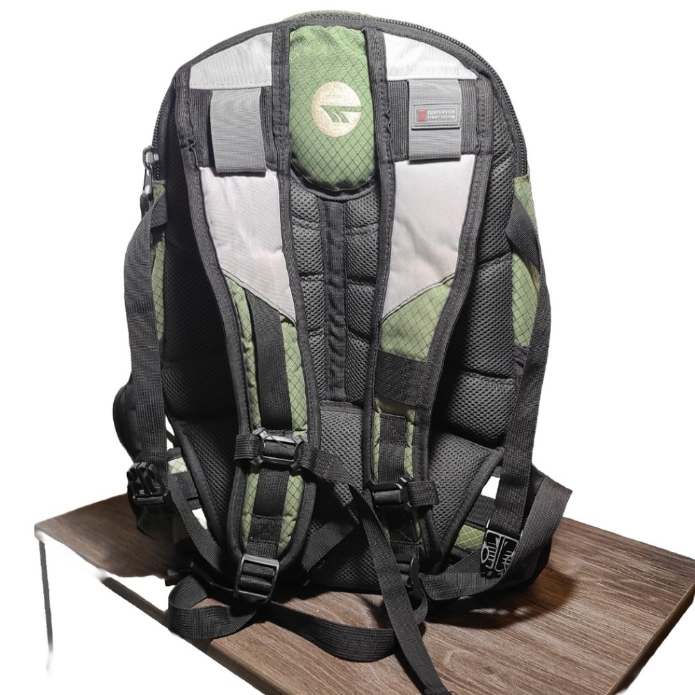 Hi-Tec Large Backpack - Picture 7 of 9